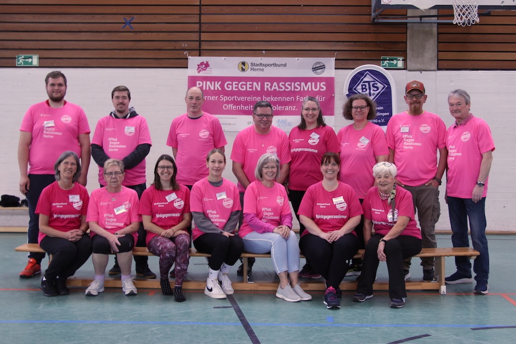 helfer-team-pink-2025-4.jpg